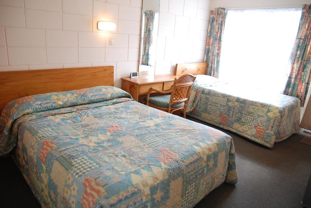 Manhattan Lodge Motel Хамилтън Стая снимка