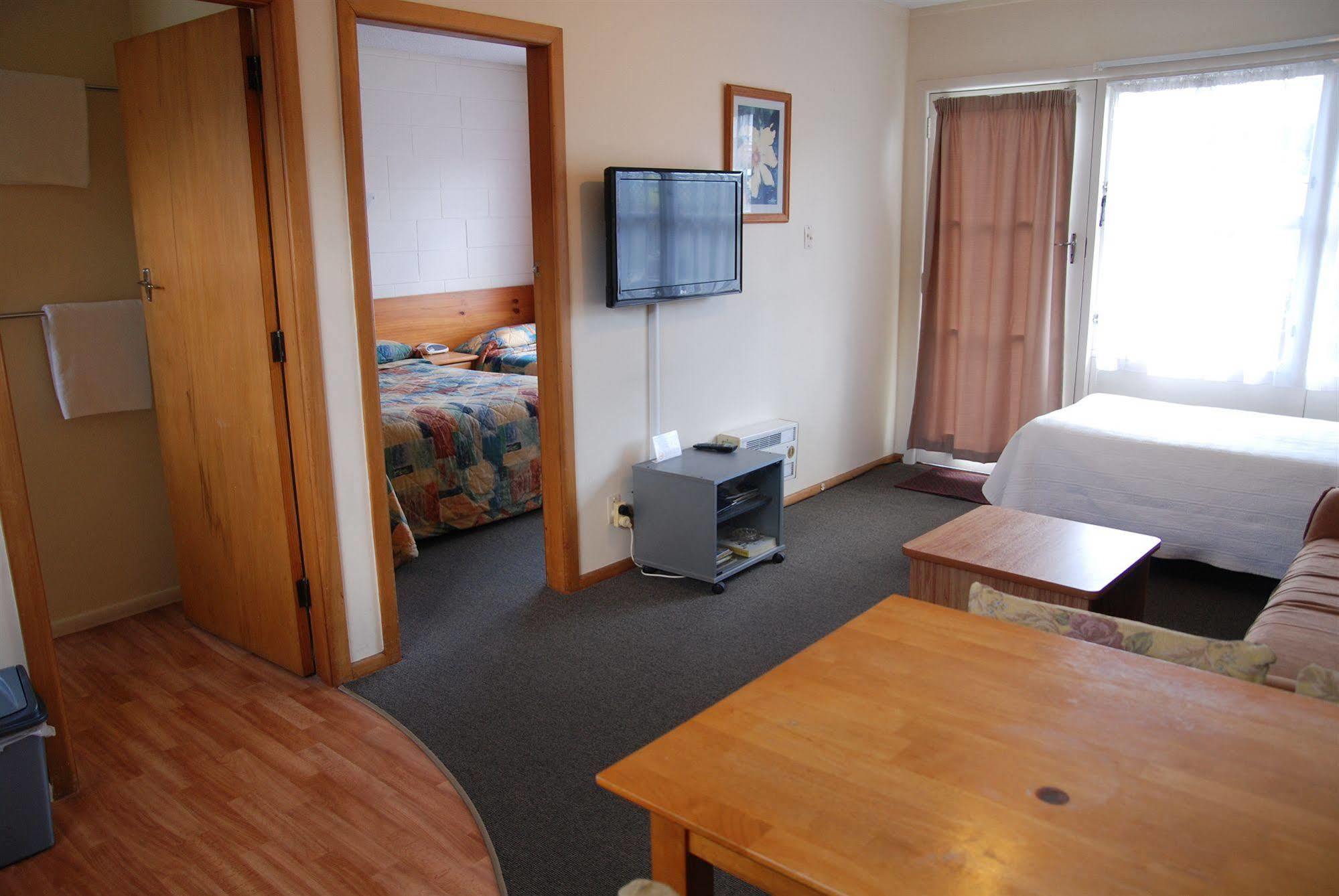 Manhattan Lodge Motel Хамилтън Екстериор снимка