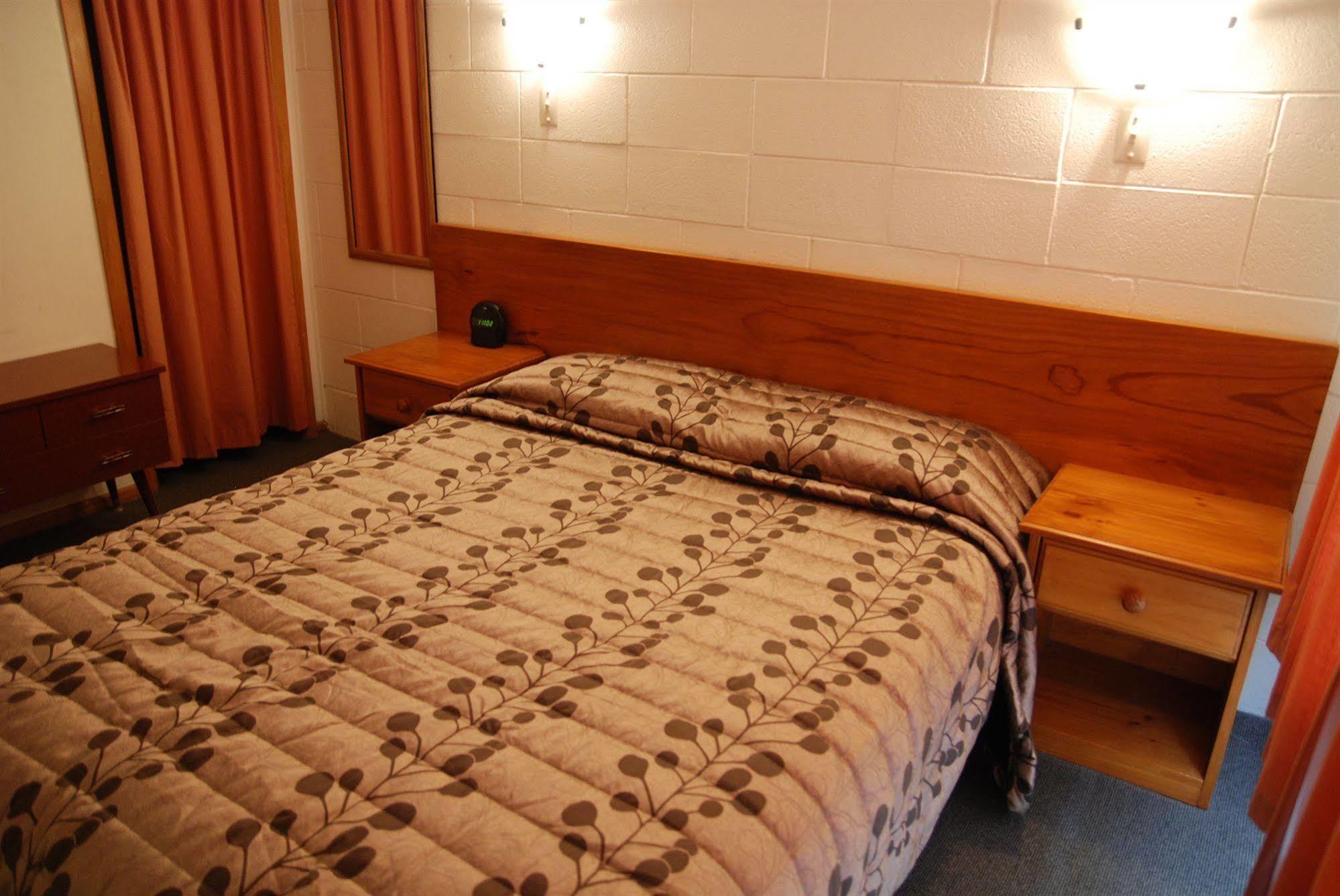 Manhattan Lodge Motel Хамилтън Екстериор снимка