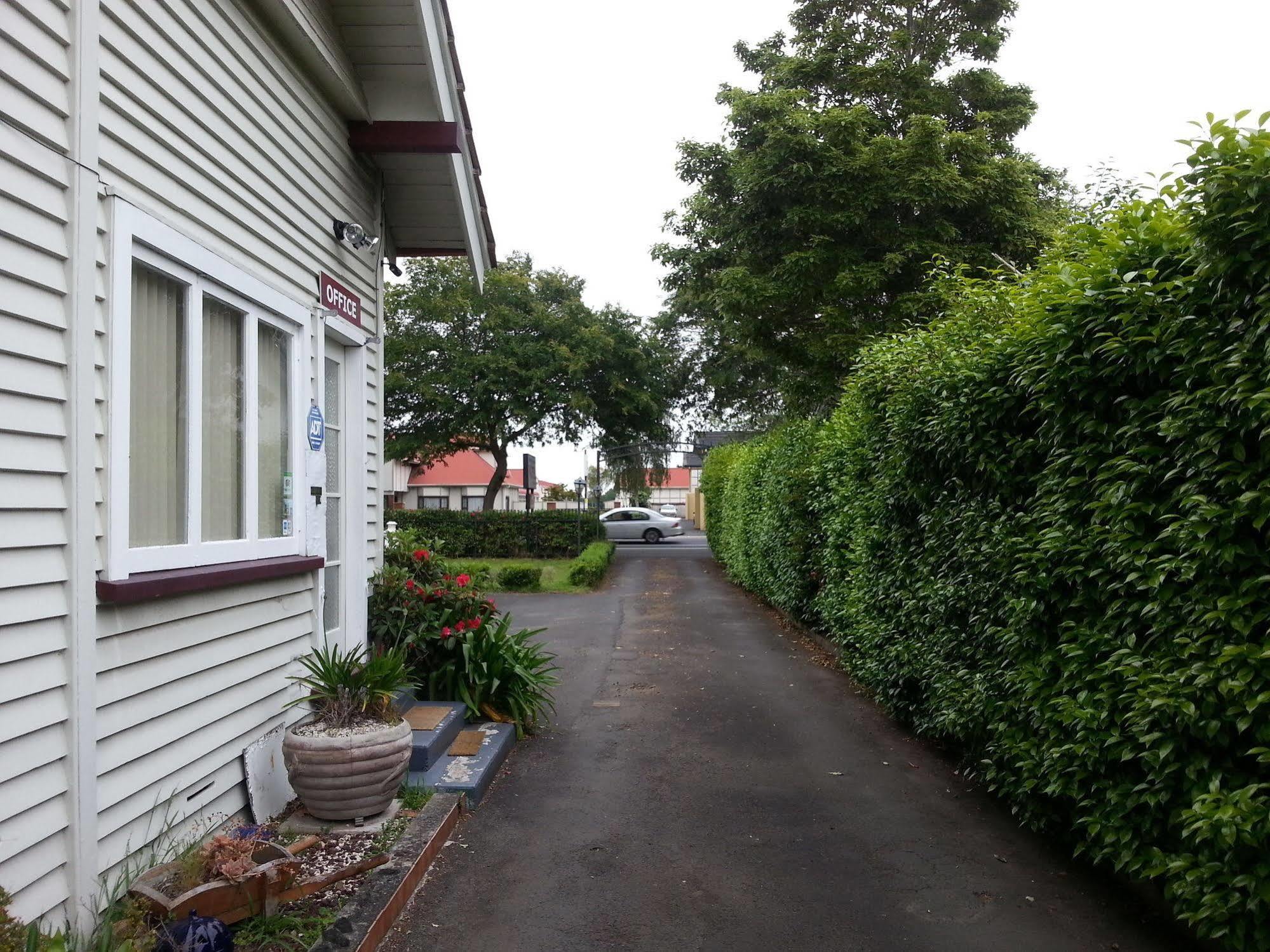 Manhattan Lodge Motel Хамилтън Екстериор снимка