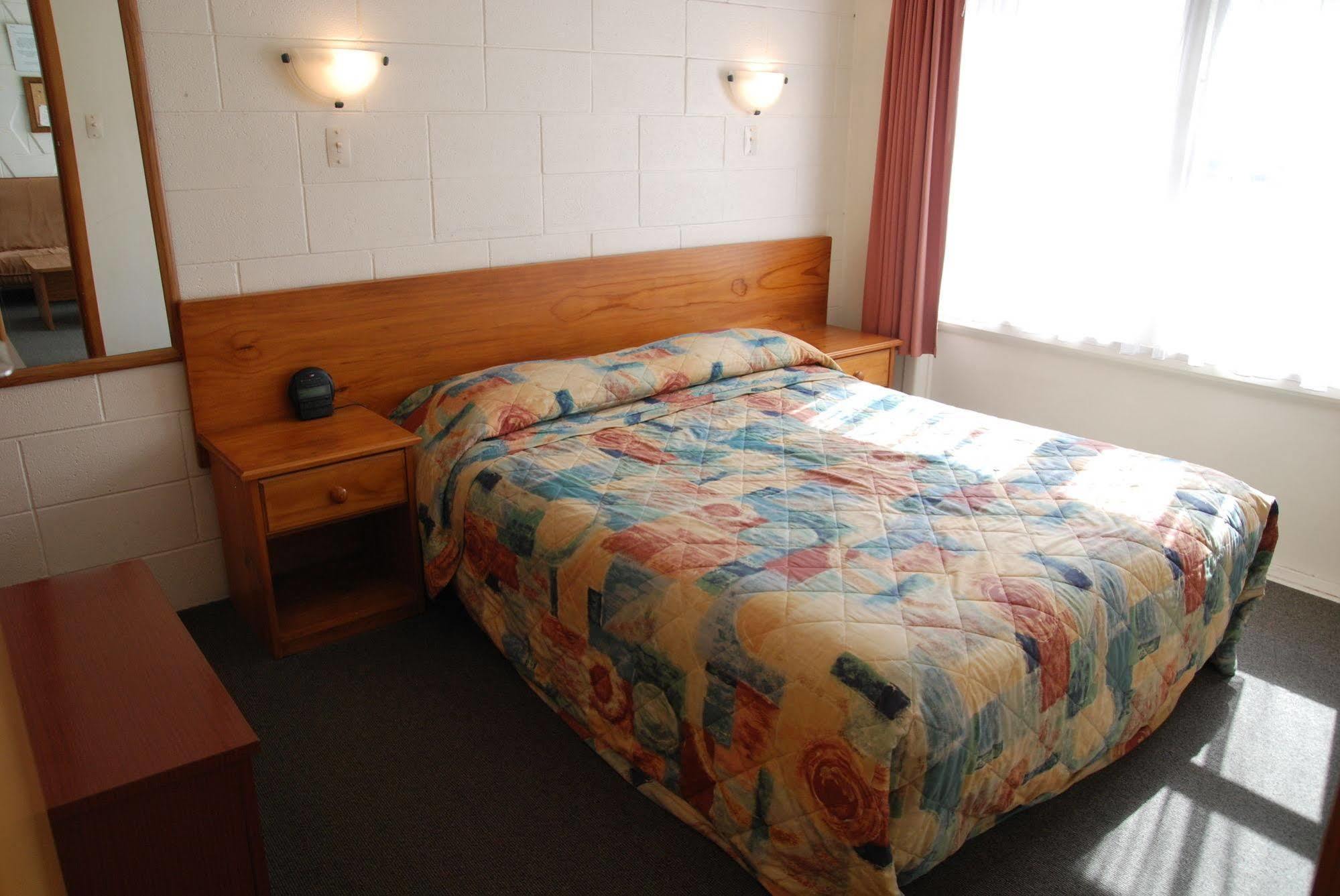 Manhattan Lodge Motel Хамилтън Екстериор снимка