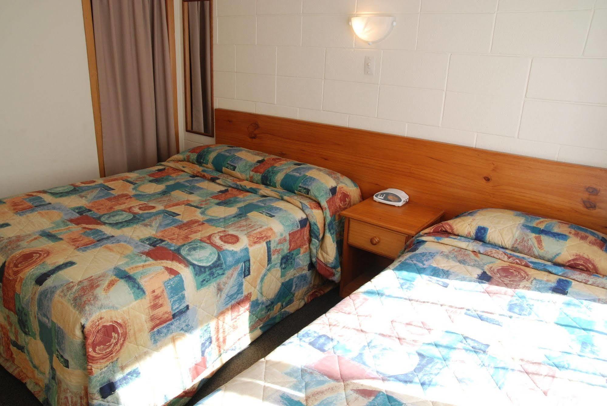 Manhattan Lodge Motel Хамилтън Екстериор снимка